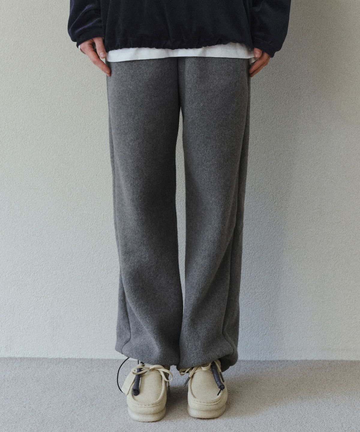 유라고(URAGO) Emblem fleece pants
