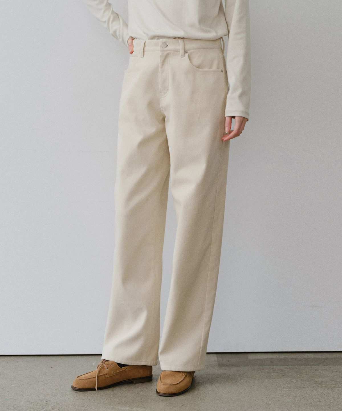 유라고(URAGO) Buckle corduroy pants