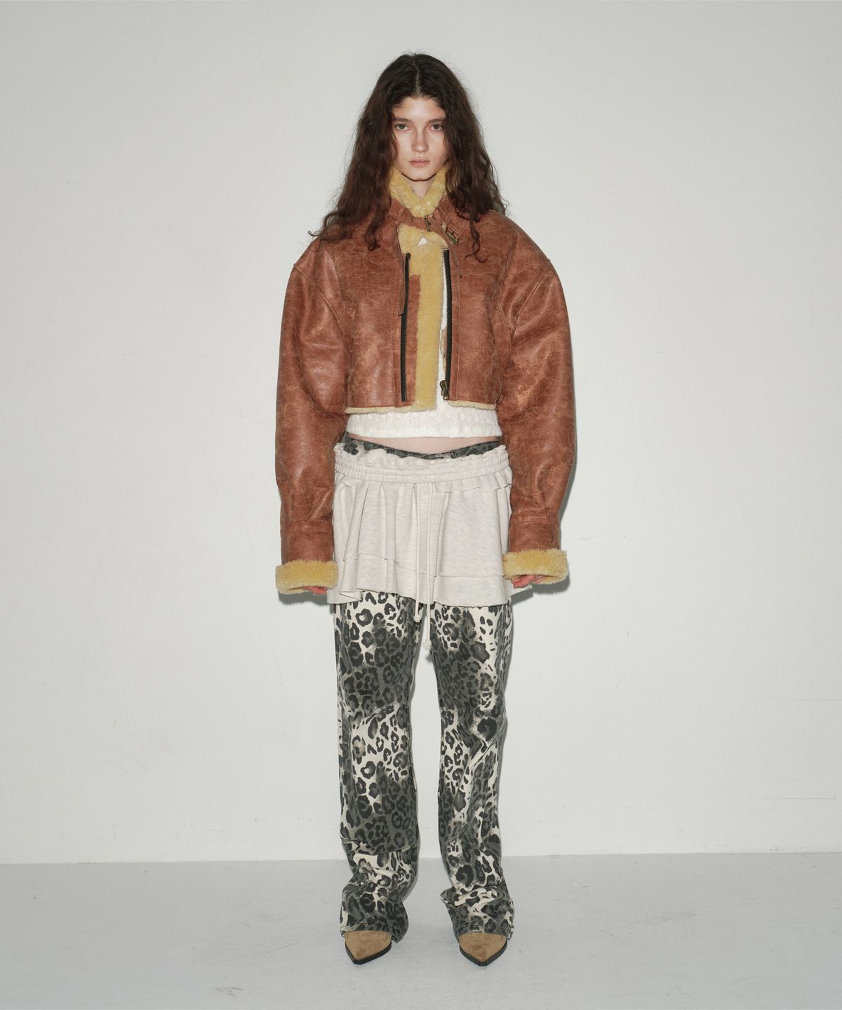 에스이오(s/e/o) CROPPED SHEARLING FAUX LEATHER JACKET