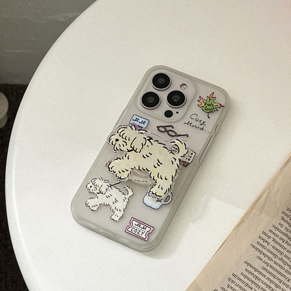 메이드모먼(MADEMOMENT) cozy drawing pattern 디자인 [반투명 폰케이스]