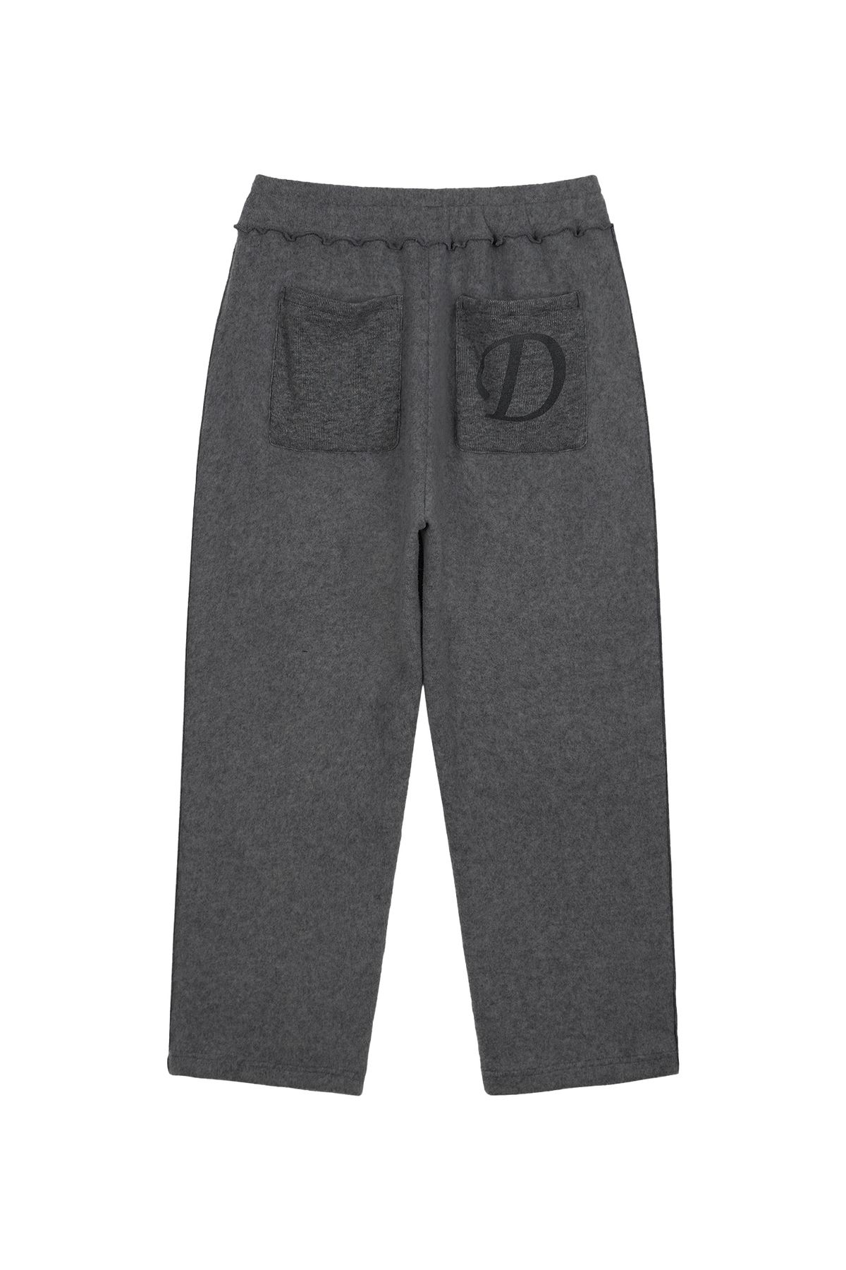 다이닛(DEINET) SMOOTH D LOGO KNIT PANTS IN CHARCOAL