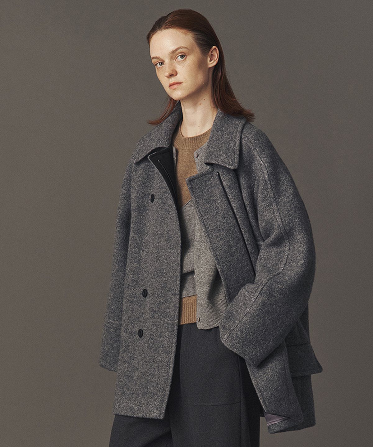 아위(AHWE) BOUCLE HALF COAT_GREY