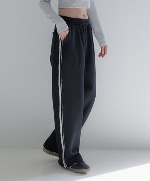 레이스 라인 테잎 스웻 팬츠 블랙