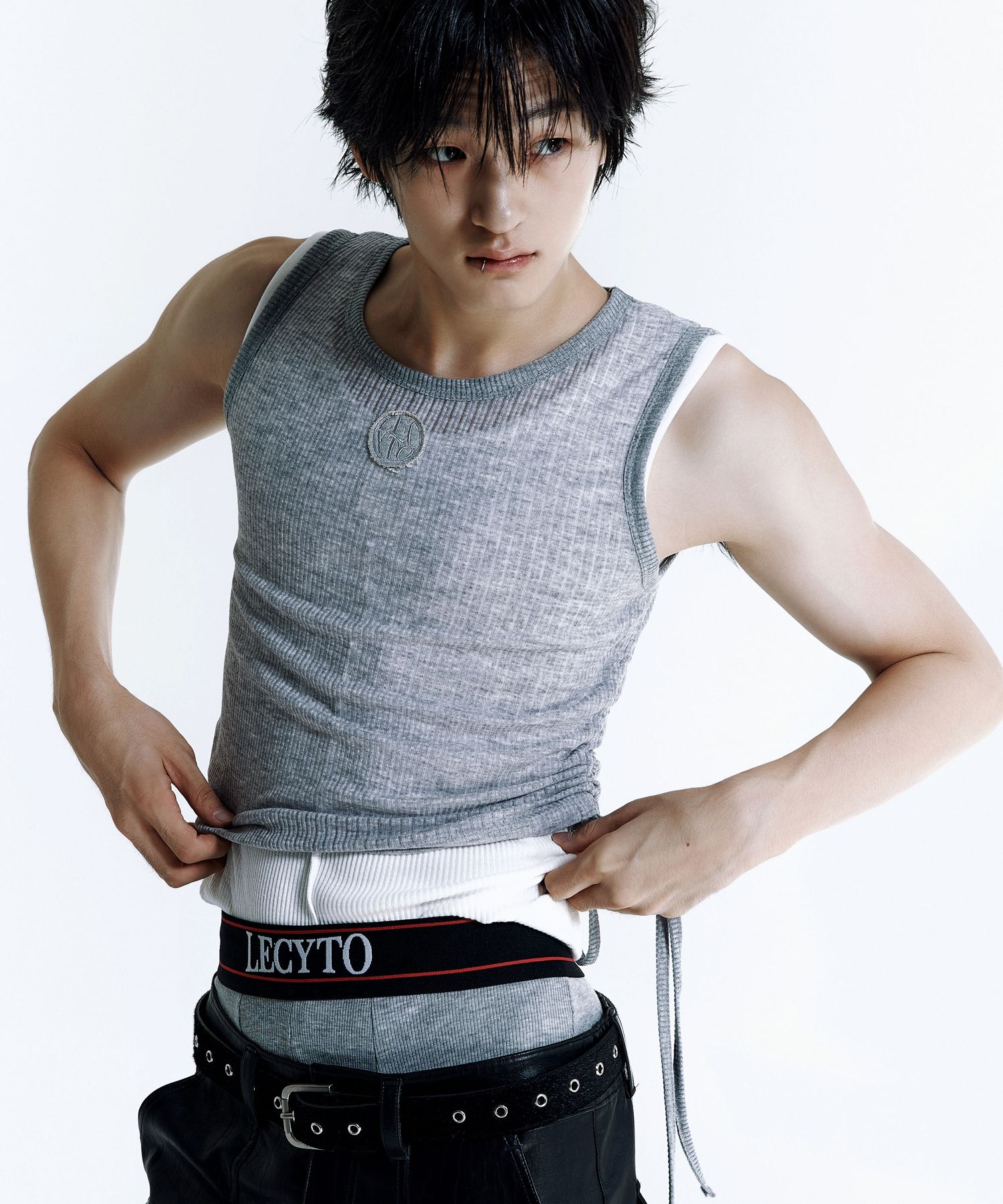 ★LECYTO★ Flutter String Layered SleevelessBlack LECYTO] FW 24 Flutter String Layered Sleeveless_(Black