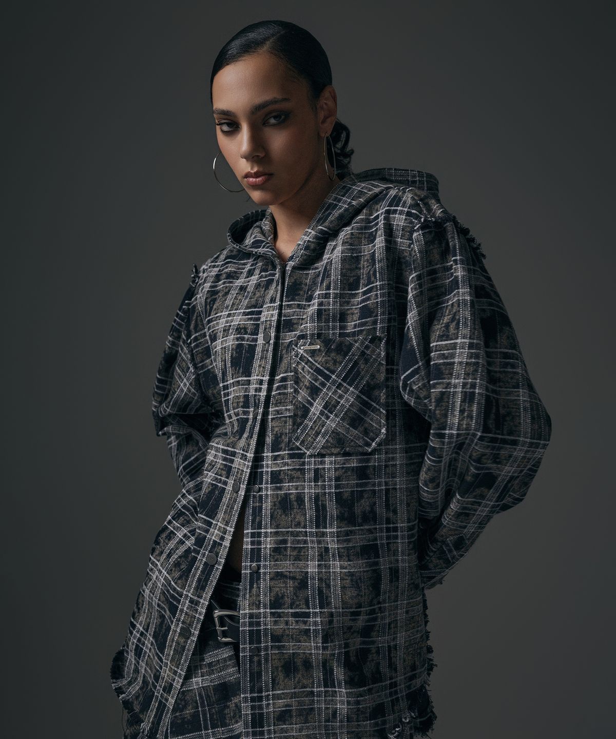 트리밍버드(TREEMINGBIRD) Spread Check Fringe Set-Up Hoodie Shirts [ Black ]