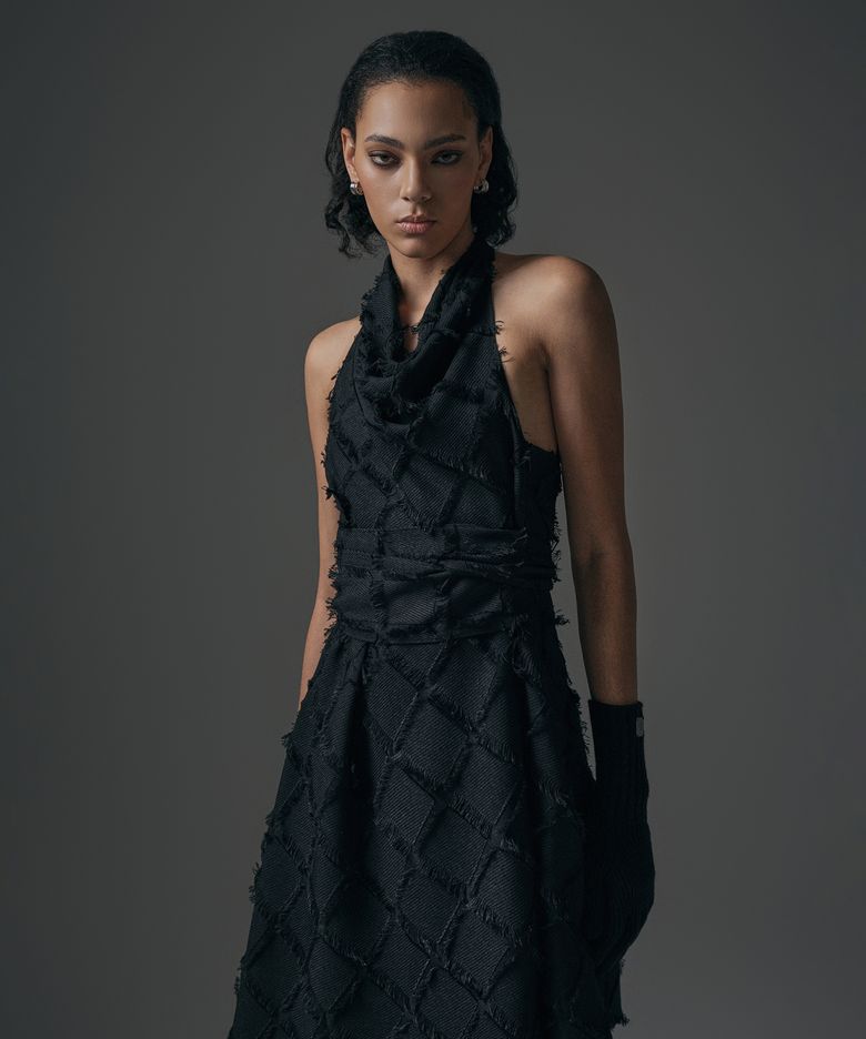 Fringe Halterneck Drape One-piece [ Black ]