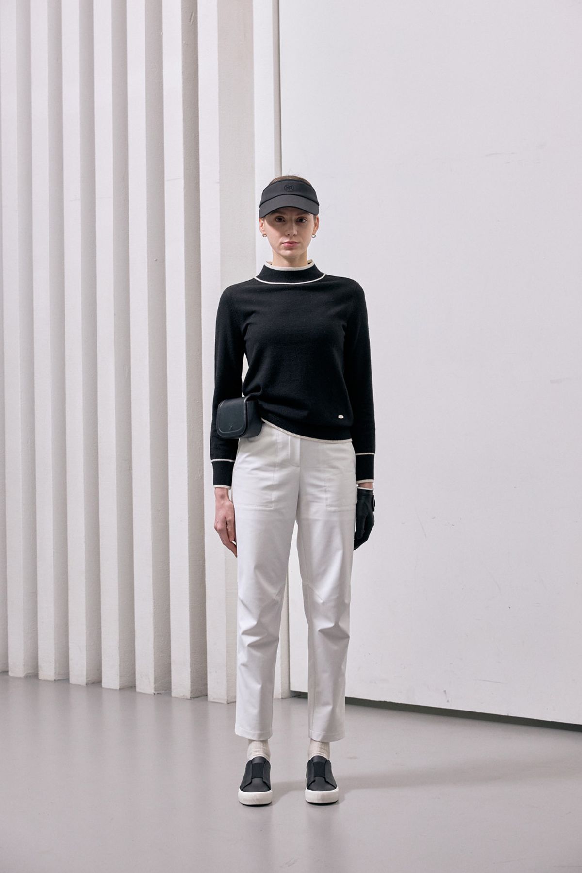 슈와(SCHWA) 기모 테이퍼드 팬츠 (White)