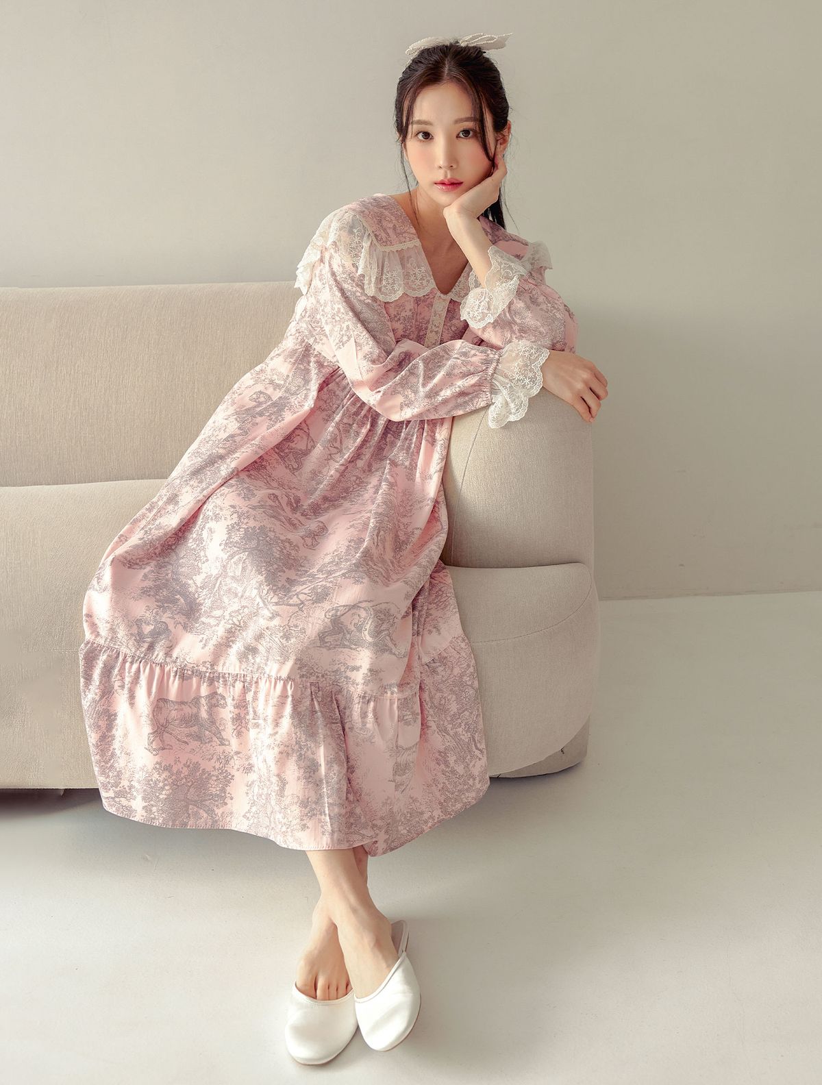 루나루즈 스튜디오(LUNALUZ STUDIO) 여성 디에르 모달코튼 긴소매 레이스카라 원피스 잠옷
