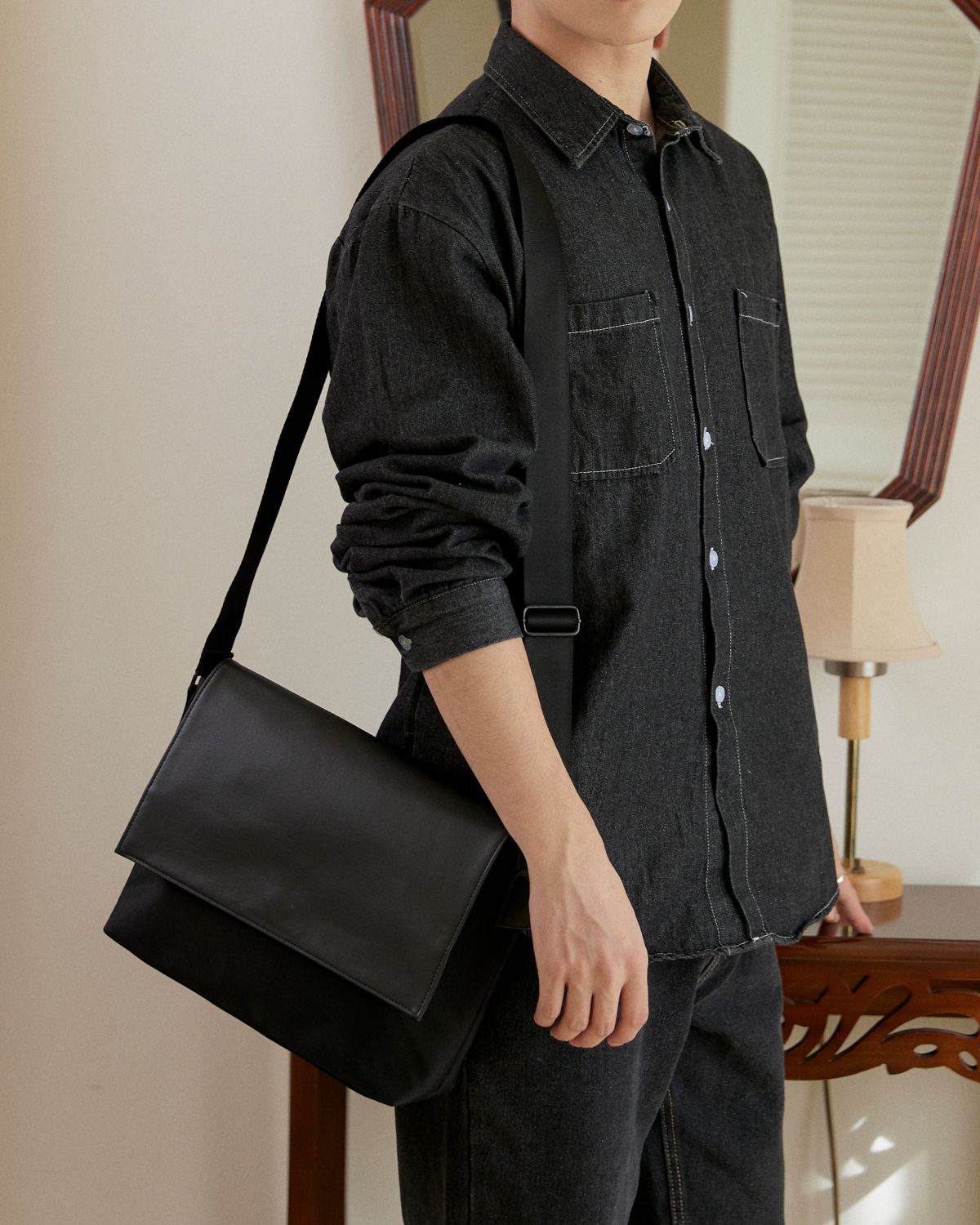 프로젝트 1907(PROJECT1907) [PLASTIC] Messenger Bag (2 Color)