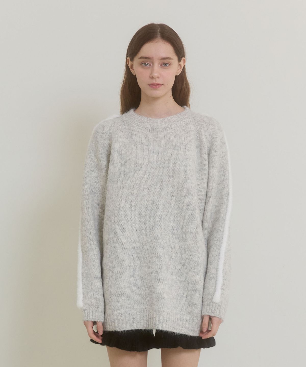 핑크파인애플(PINK PINEAPPLE) SNOWY TRIM ROUND KNIT_GREY