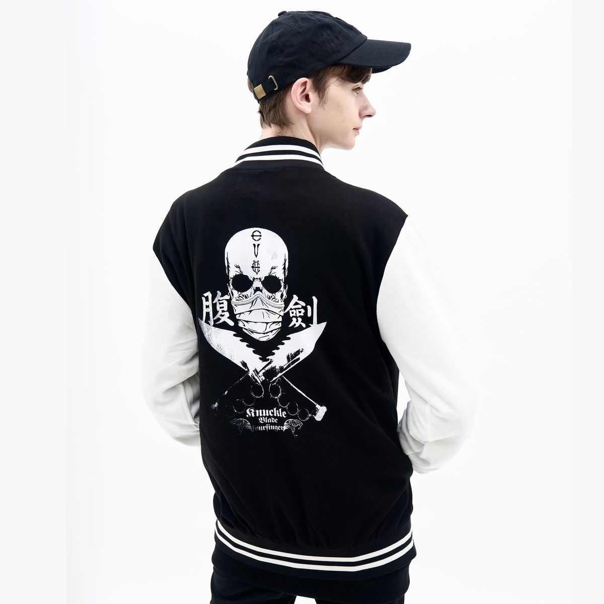 에잇볼륨(EIGHTVOLUME) EV 너클 블레이드 바시티 자켓 (블랙/화이트)