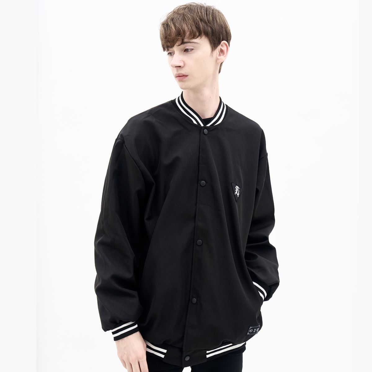 에잇볼륨(EIGHTVOLUME) EV E 패치 스타디움 자켓 (블랙)