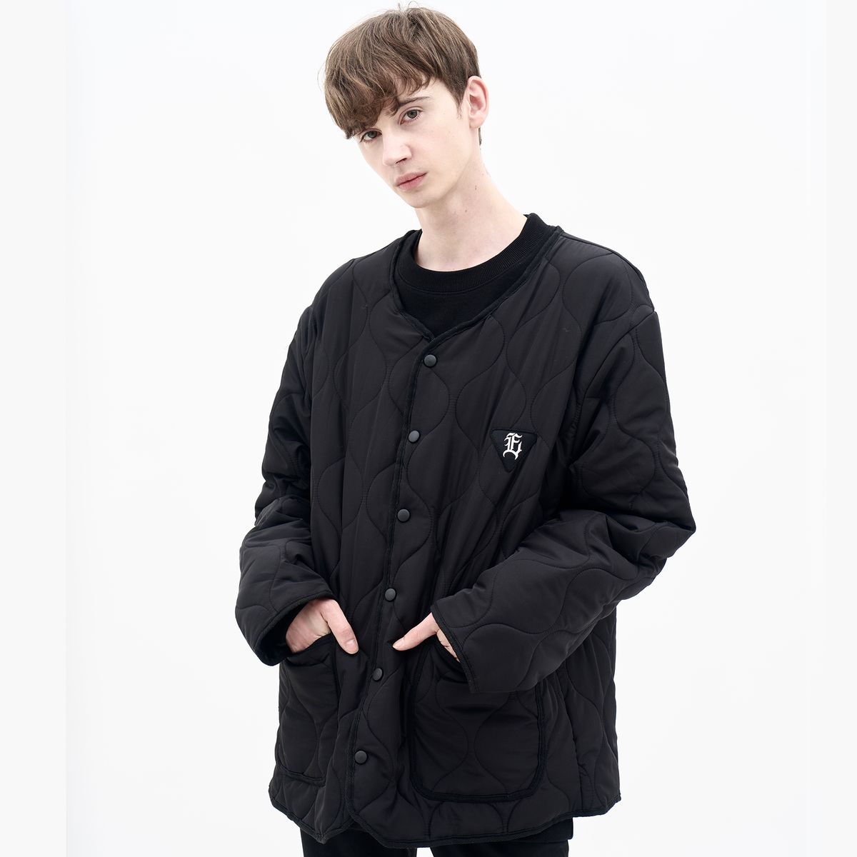 에잇볼륨(EIGHTVOLUME) EV E 패치 퀼팅 점퍼 (블랙)