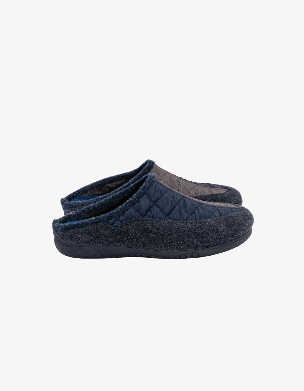 구루스 룸 슈즈(GURUS ROOME SHOES) Cadiz 50 슬리퍼 네이비브라운