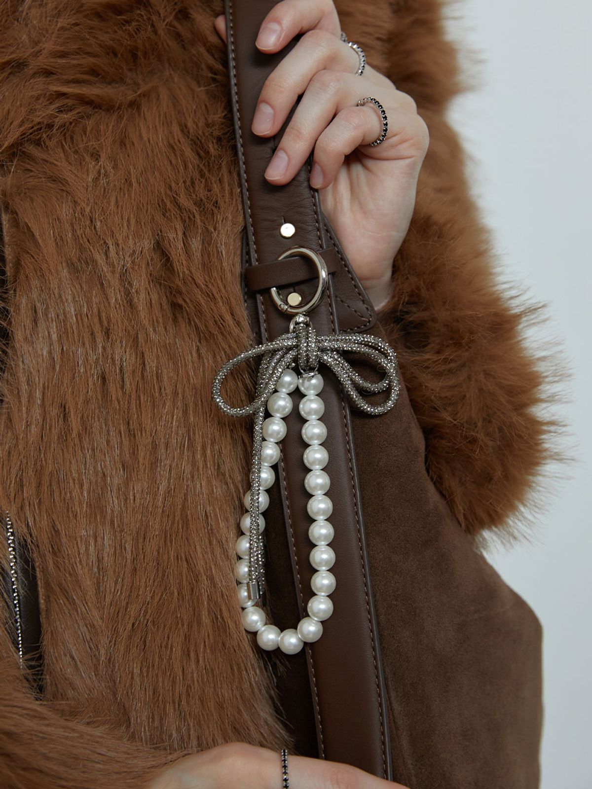 러브미몬스터(LOVE ME MONSTER) Pearl & Cubic Ribbon Key Ring (L244MSG010)