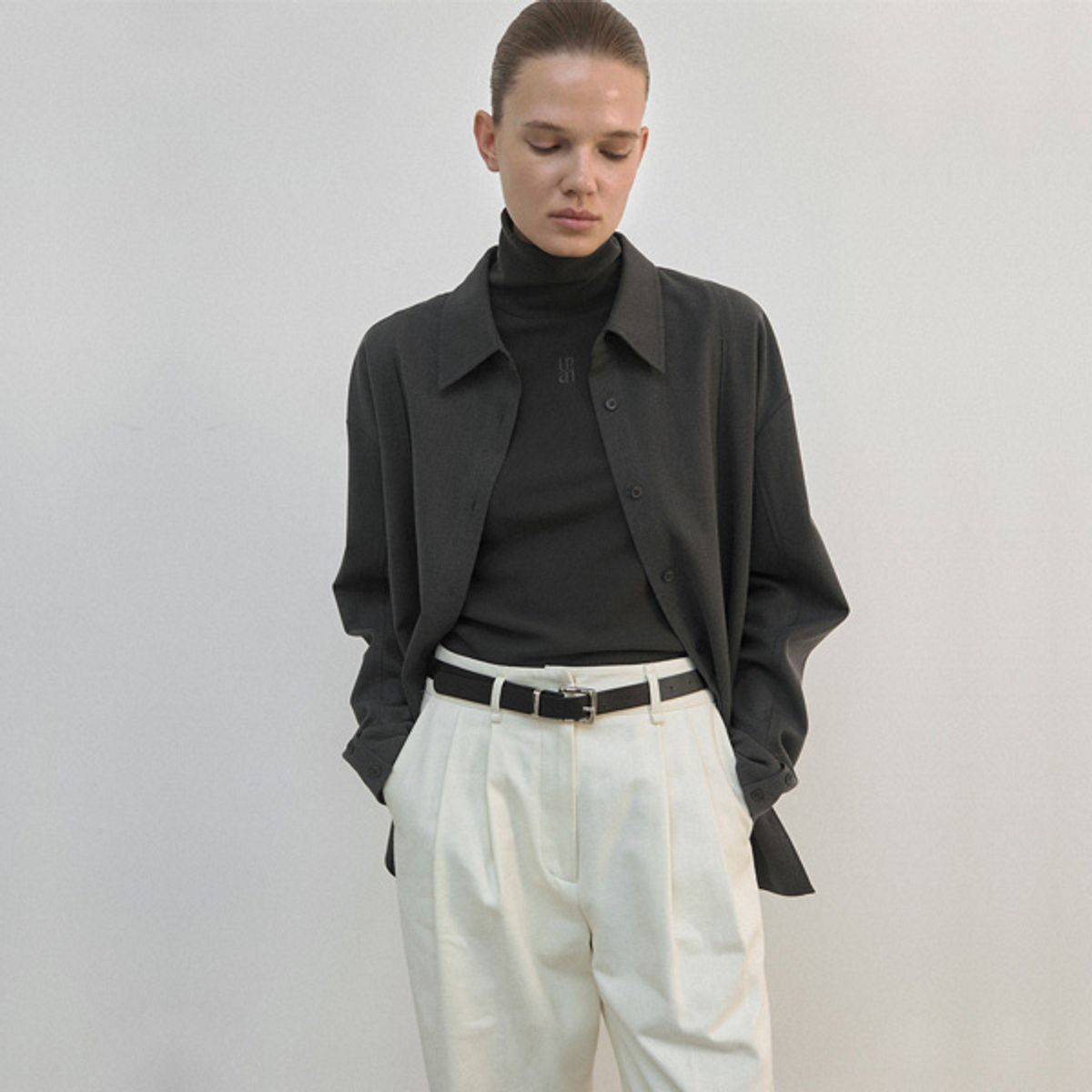 아틀리에 나인(ATELIER NAIN) POG POINT TUCK SLIT SHIRT(BL-4274)