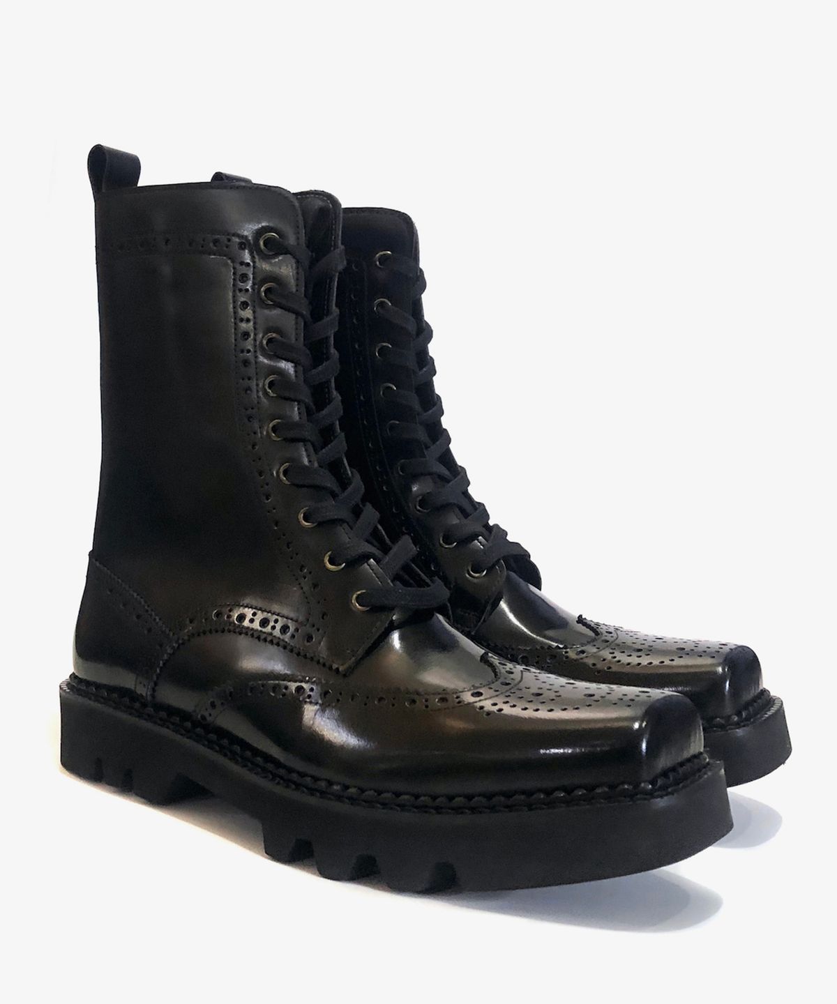조앤슈(JOENSHOE) 클라이네 스퀘어 10홀 사이드지퍼 부츠 블랙