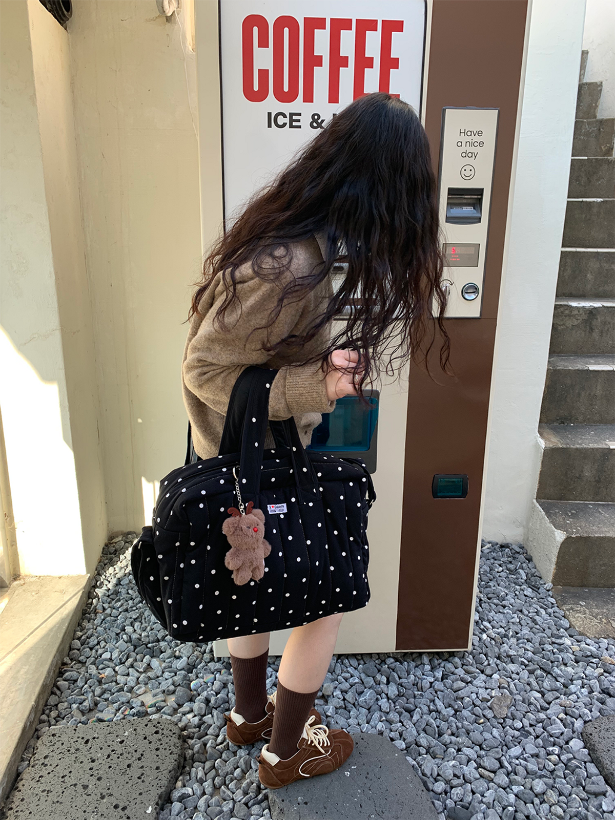 올리베(OLIVET) padded cross bag (dot) 패디드 크로스 백