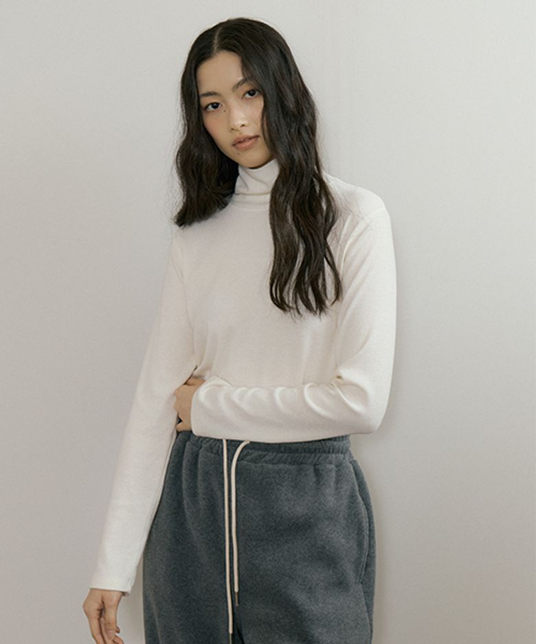 angora turtleneck top-cream