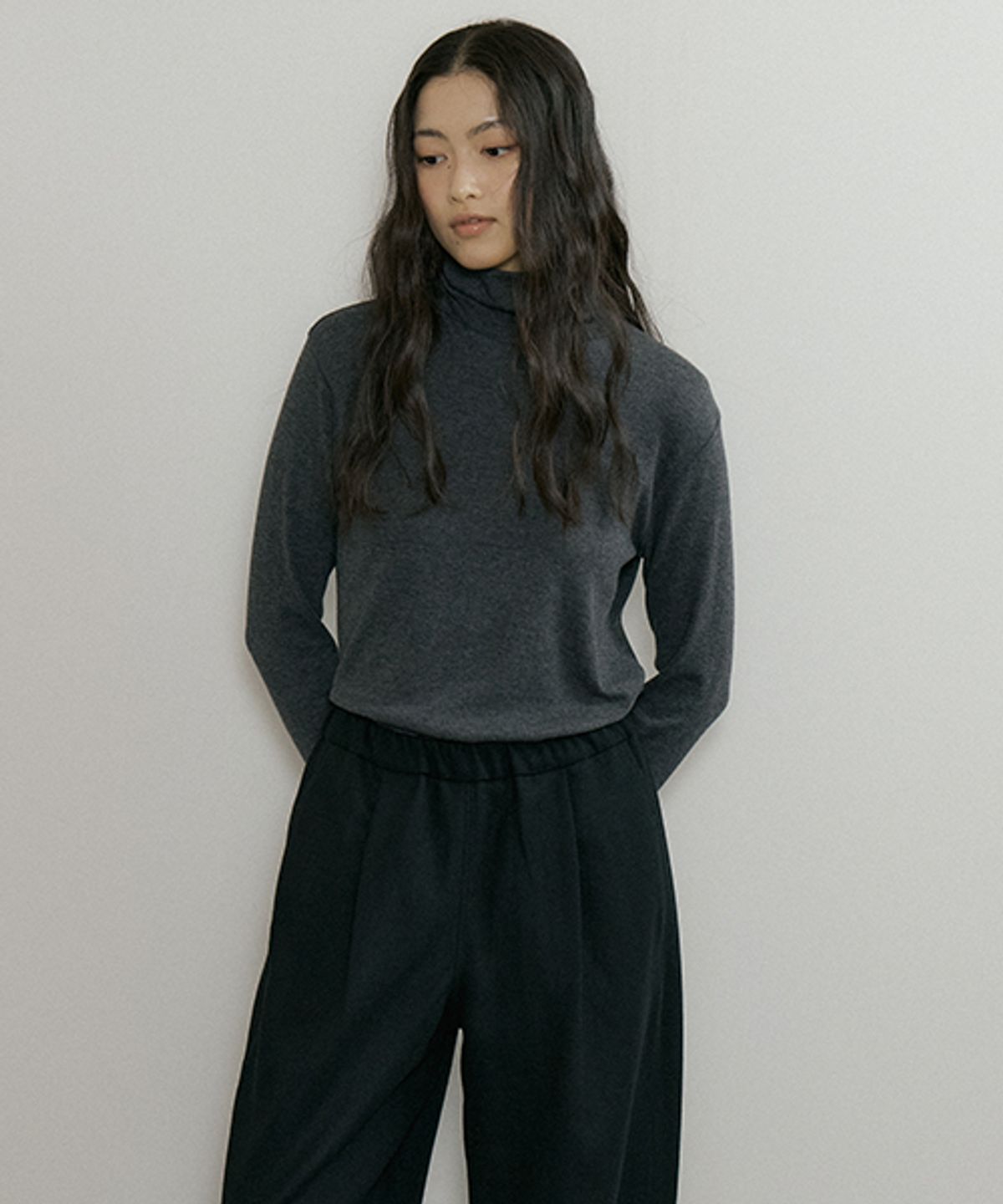 링서울(LINGSEOUL) angora turtleneck top-charcoal