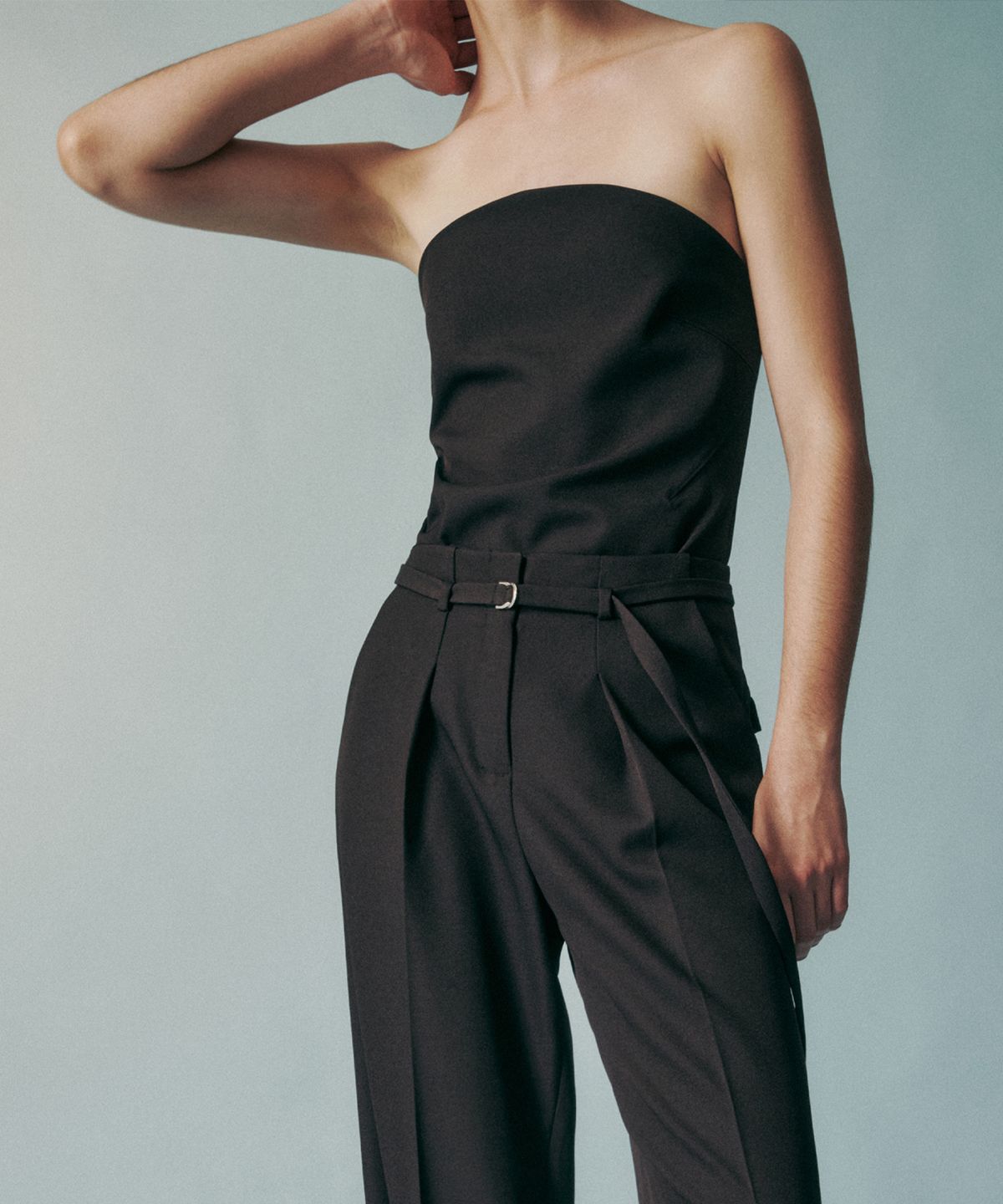 리이(RE RHEE) STRAPLESS TUBE TOP BLACK