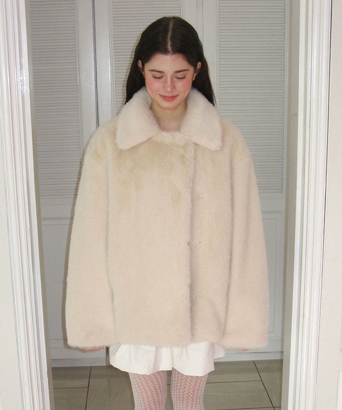 썸웨어버터(SOMEWHEREBUTTER) Half Fur Jacket - Ivory