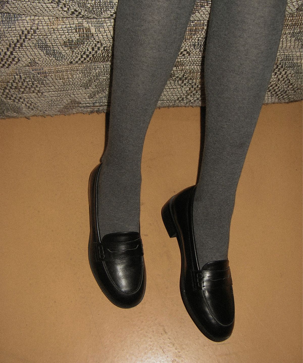썸웨어버터(SOMEWHEREBUTTER) Classic Loafer - 2Color