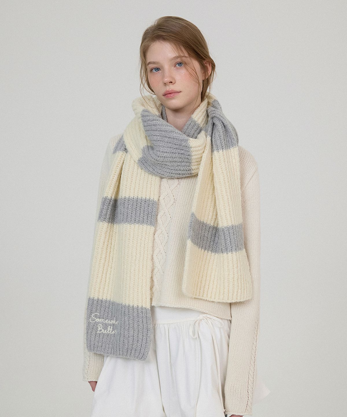 썸웨어버터(SOMEWHEREBUTTER) Letter Stripe Muffler - 3Color