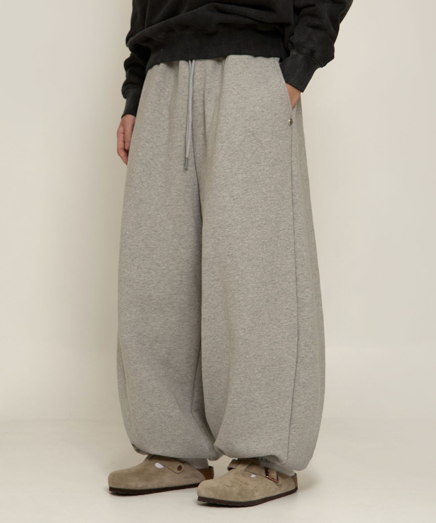 【U LAN】Bohemian stud balloon fit jogger pants MUSINSA | BOUNDARY Balloon Fit Studded Jogger Pants [Gray]