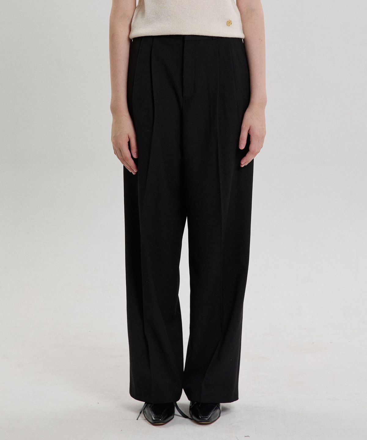 힐리오트(HEALIOTE) TUCKED LOOSE FIT SLACKS_BLACK