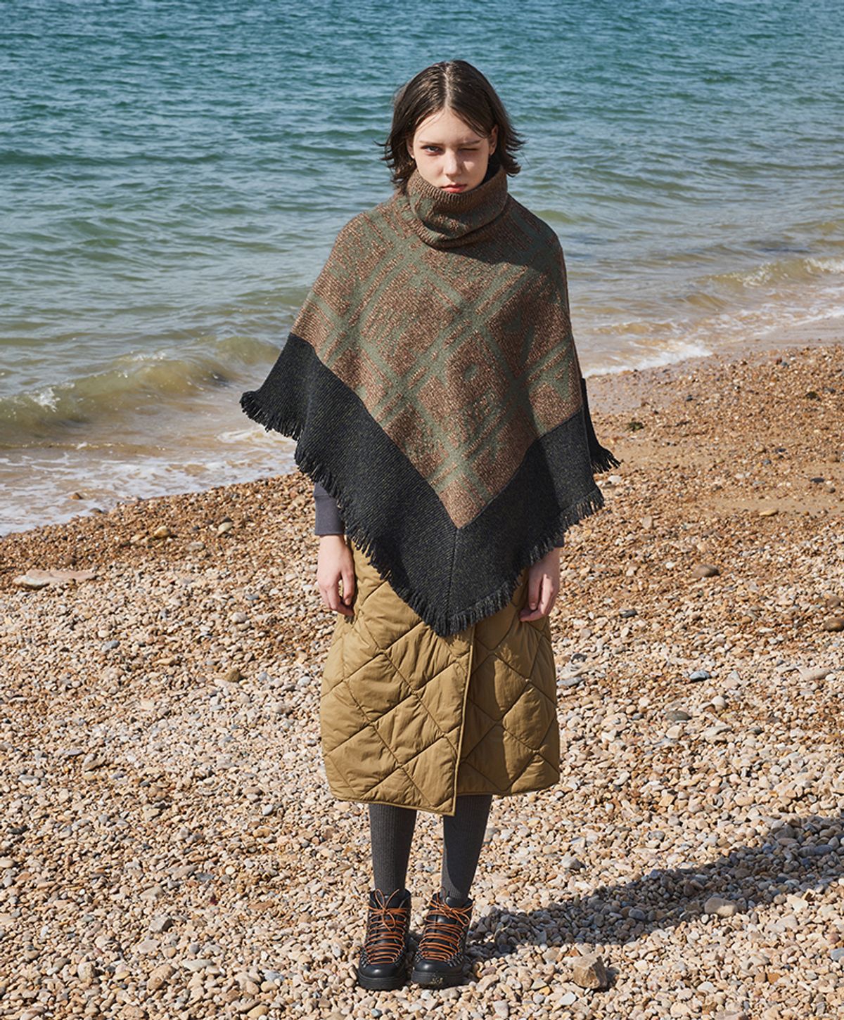 누크피터(NUUKFITTER) UNBALANCE CHECK KNIT SHAWL [BROWN]