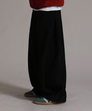 투 턱 롱사이드 오버 팬츠_블랙