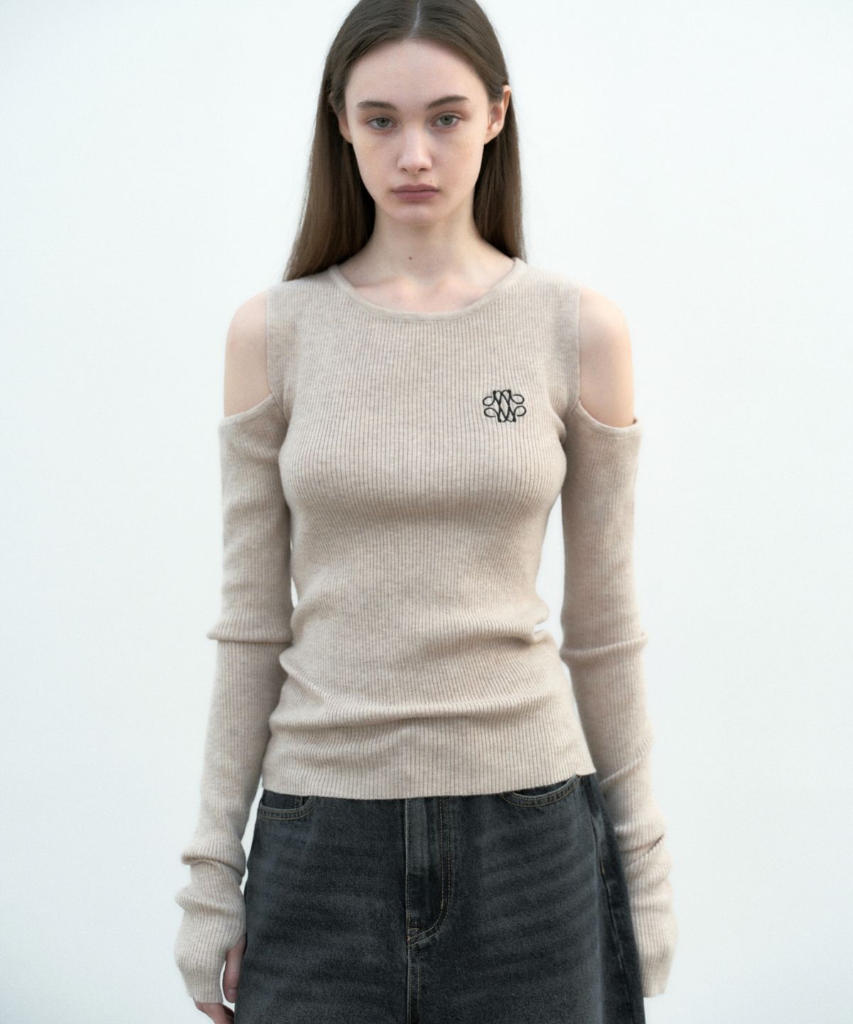 닉앤니콜(NICK&NICOLE) NICOLE WARMER RIBBED OFF SHOULDER KNIT_SAND BEIGE