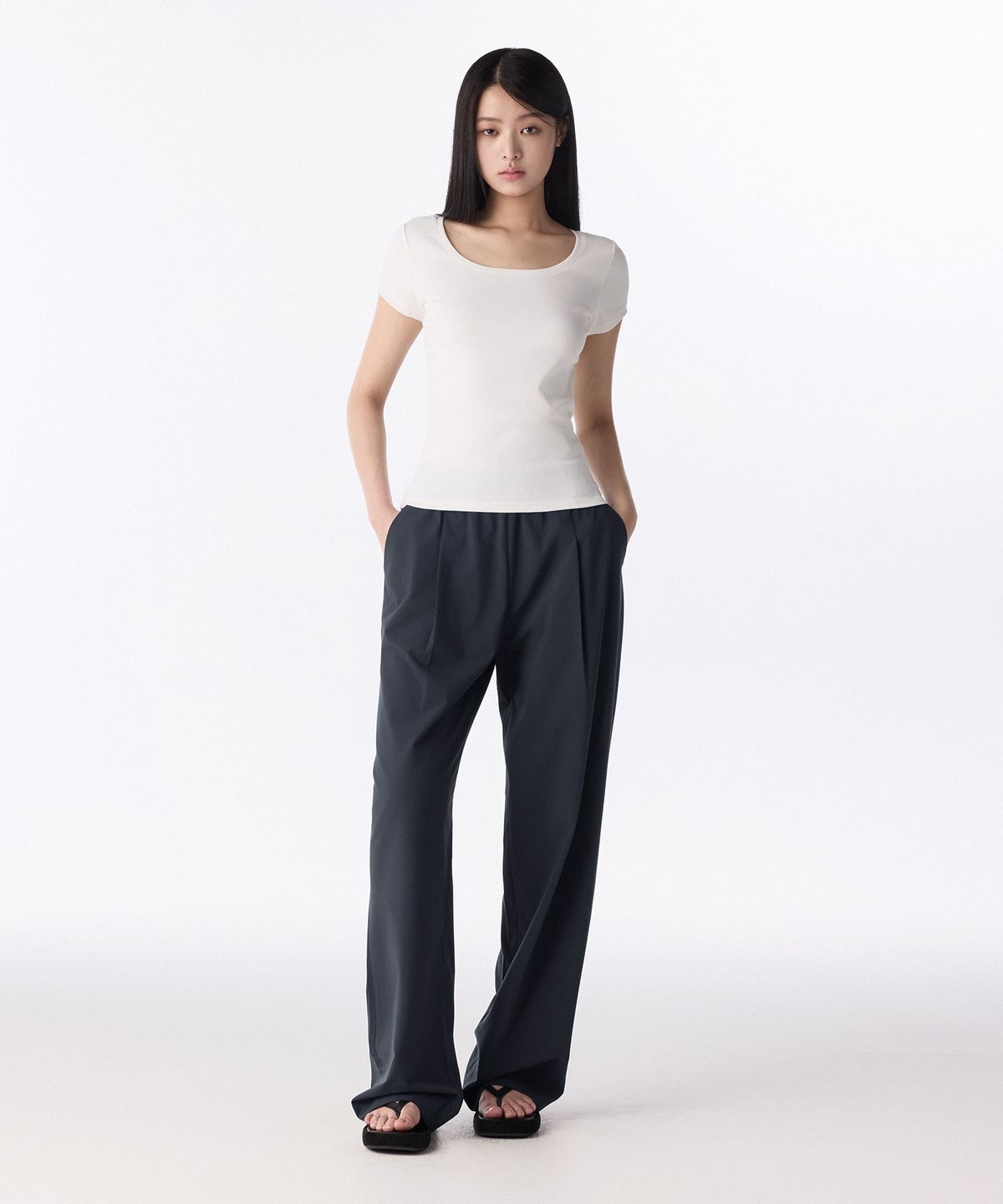 무신사 스탠다드 우먼(MUSINSA STANDARD WOMAN) 쿨탠다드 우먼즈 원 턱 와이드 밴딩 슬랙스 [아이언 그레이]