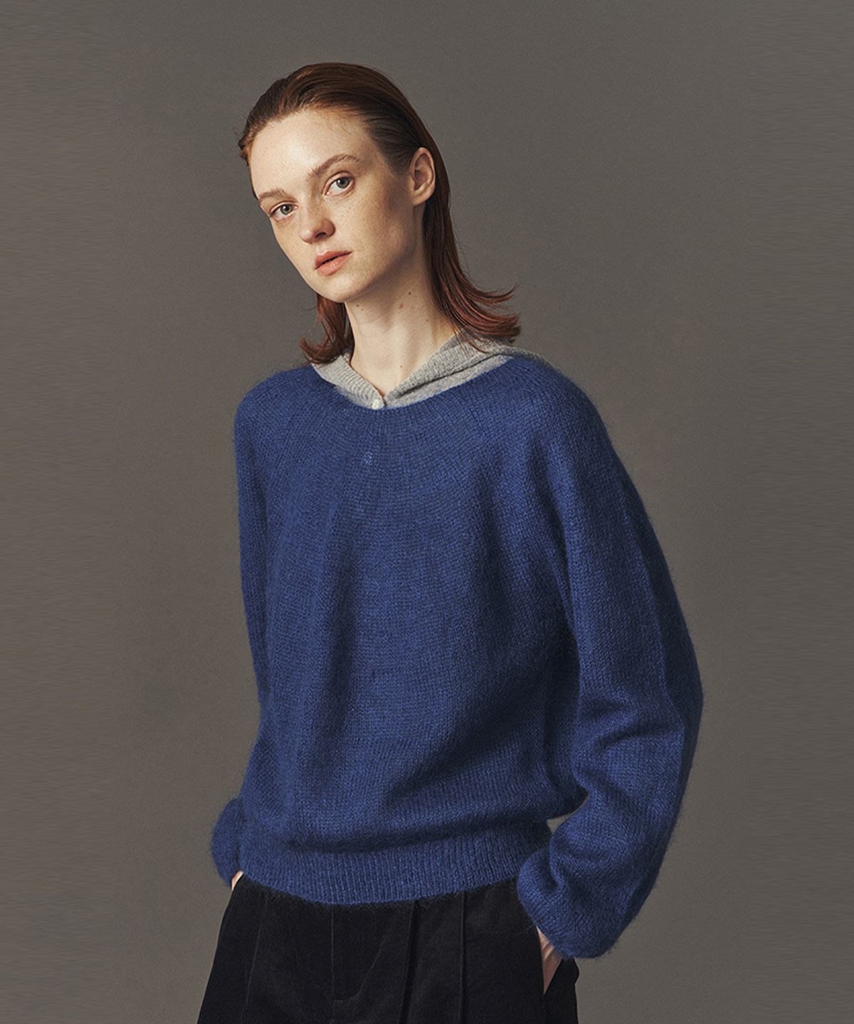 아위(AHWE) WOOL BLEND PULL-OVER_BLUE