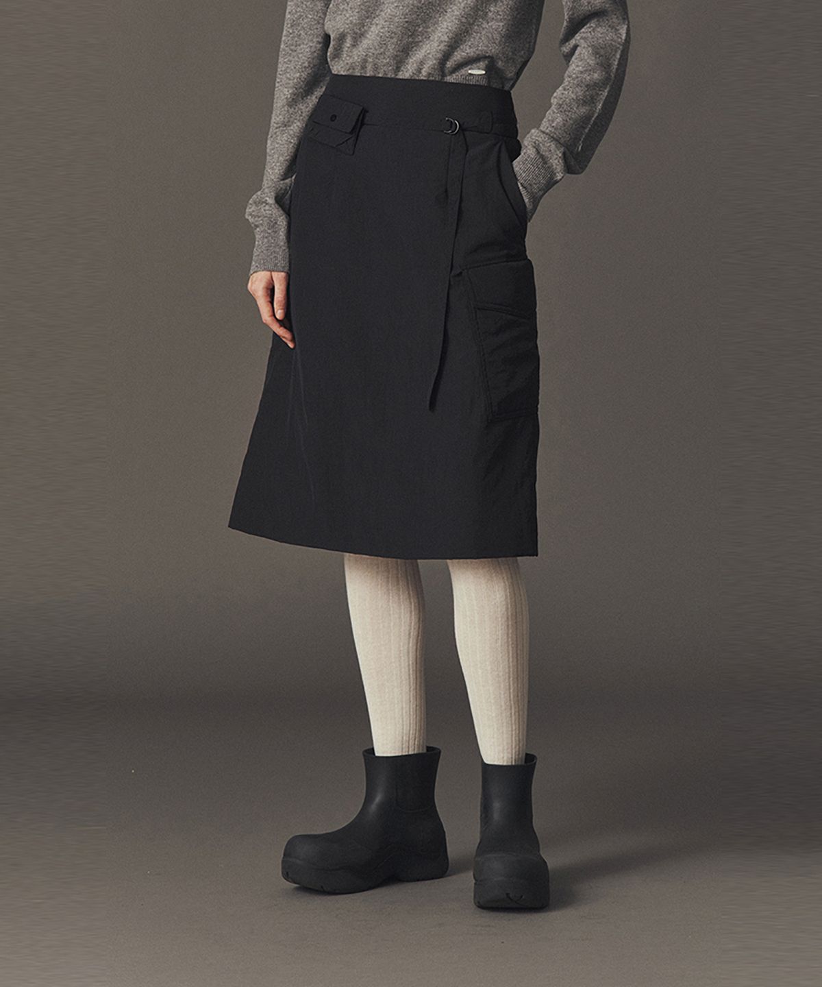 아위(AHWE) SOFT PUFFER SKIRT_BLACK