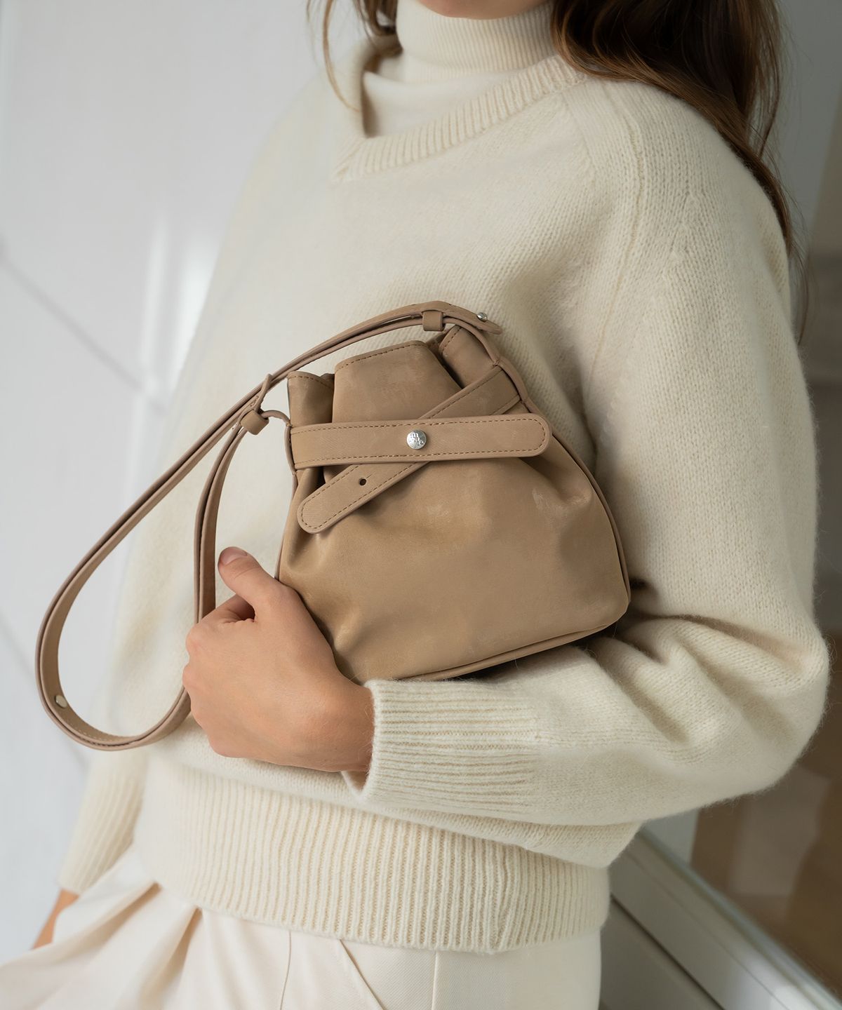 무쿠앤에보니(MUCU AND EBONY) Flan Bag _ Toffeenut beige