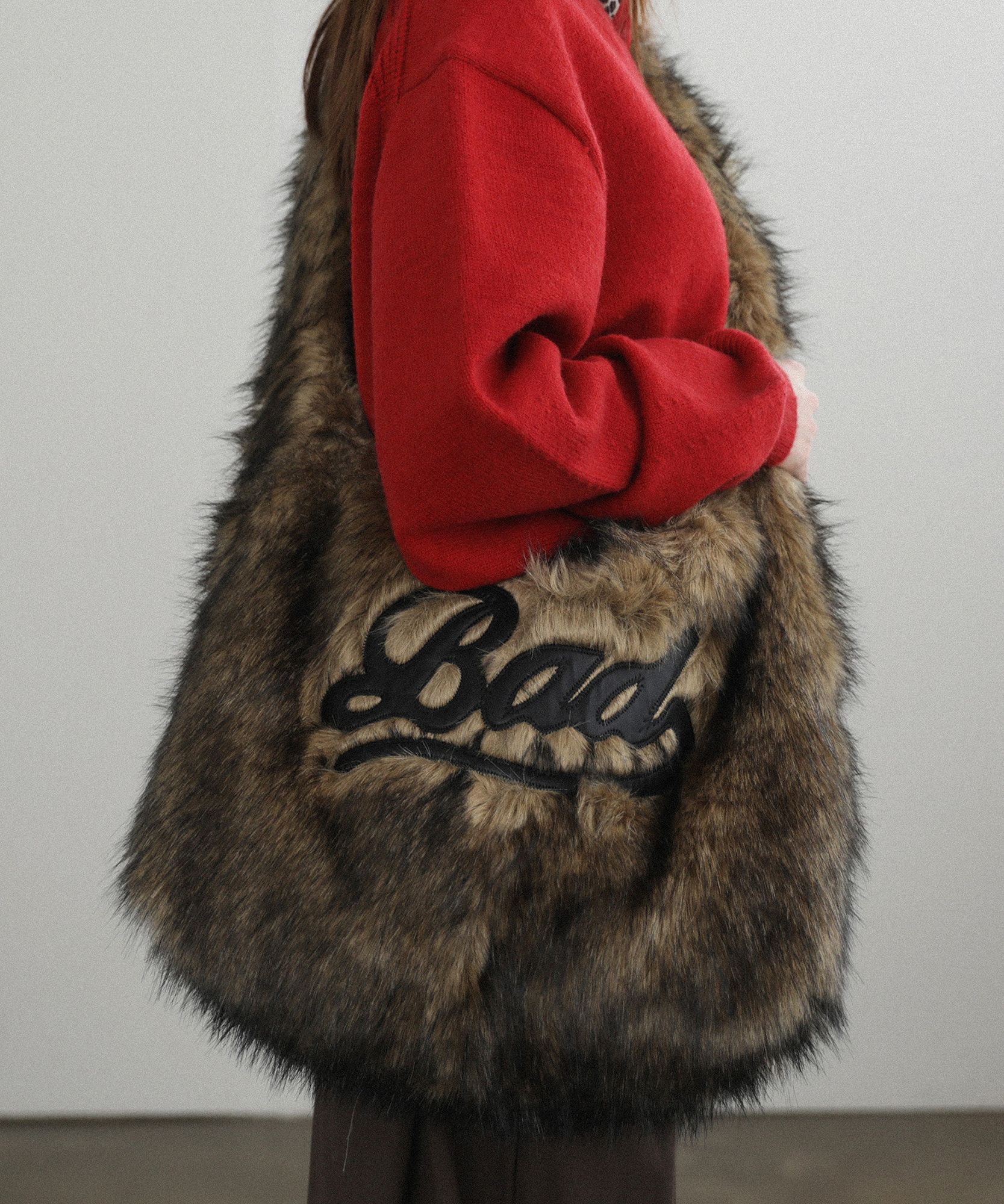 BADBLOOD★韓国大人気 [正規品] Naja Fur Shoulder Bag MUSINSA公式 | BADBLOOD Naja Fur Shoulder Bag - Coyote