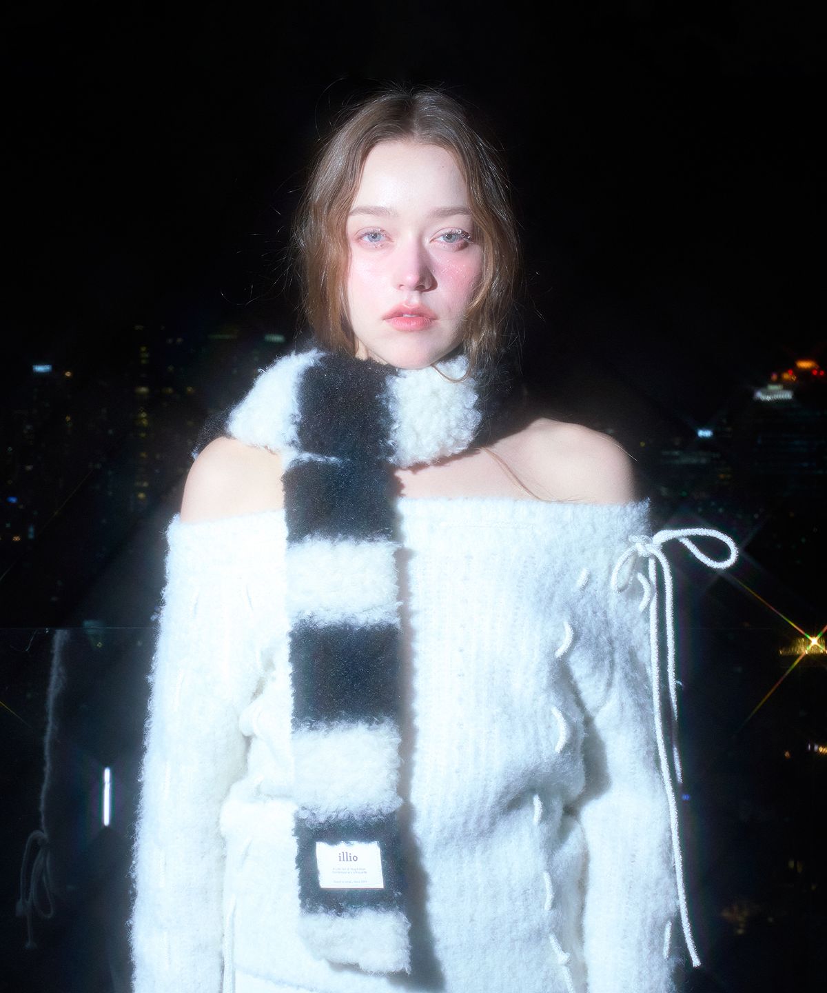 일리오(ILLIO) STRIPE FLUFFY MUFFLER