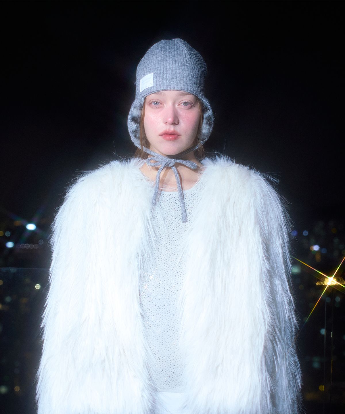 일리오(ILLIO) GRAY REVERSIBLE TROOPER BEANIE