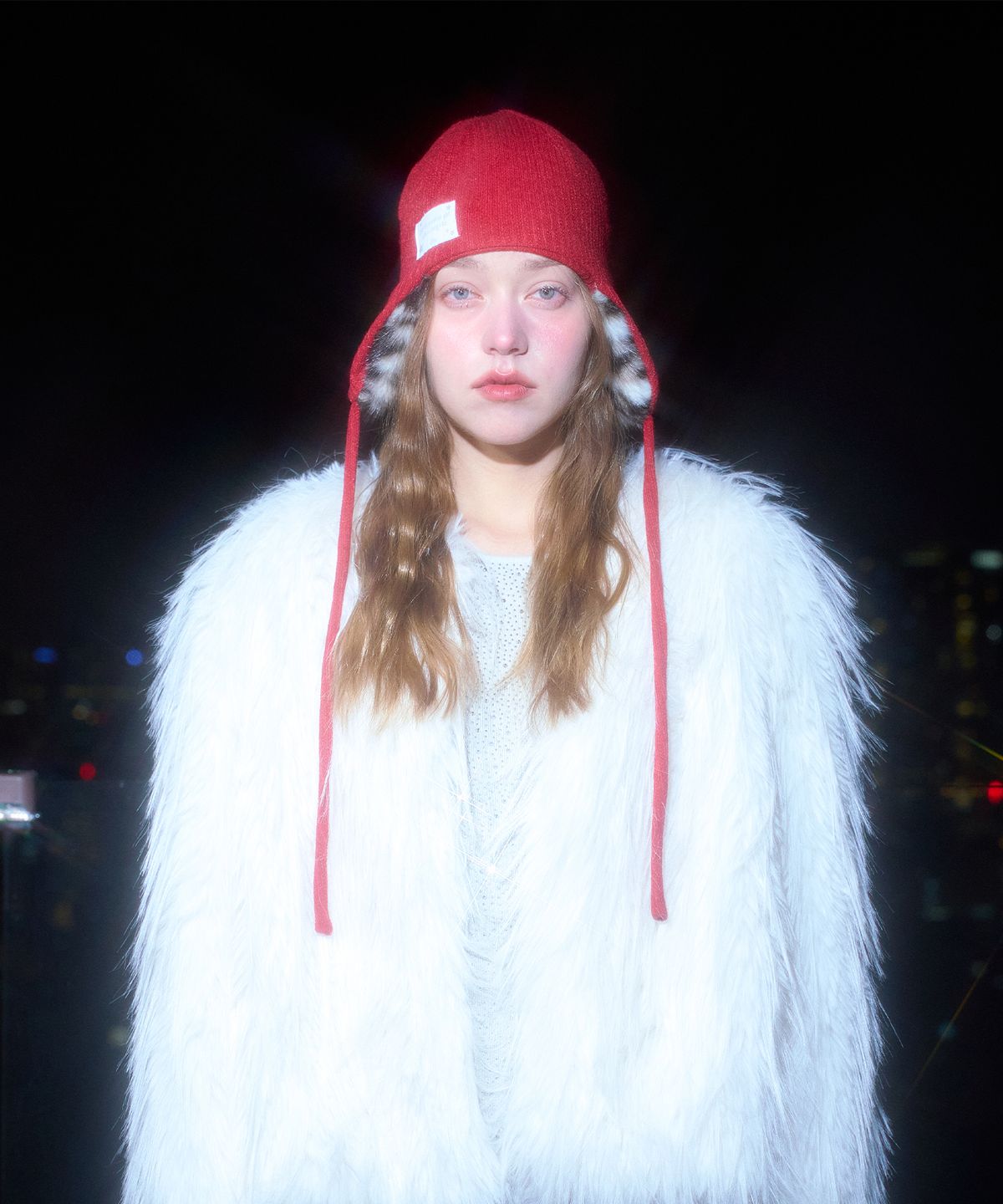 일리오(ILLIO) RED REVERSIBLE TROOPER BEANIE