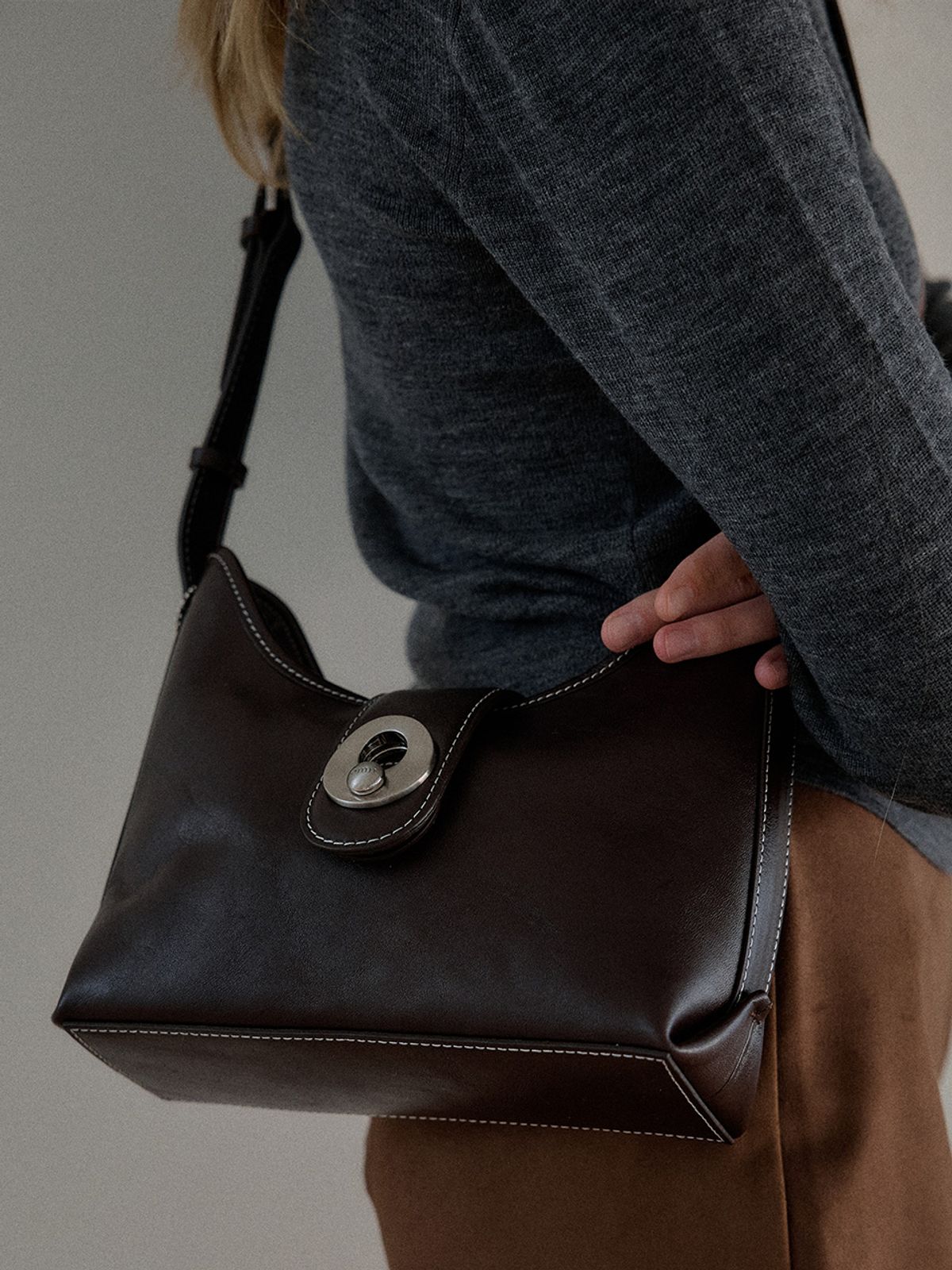 옴니포턴트(OMNIPOTENT) momentum tote bag(small) _Vintage brown