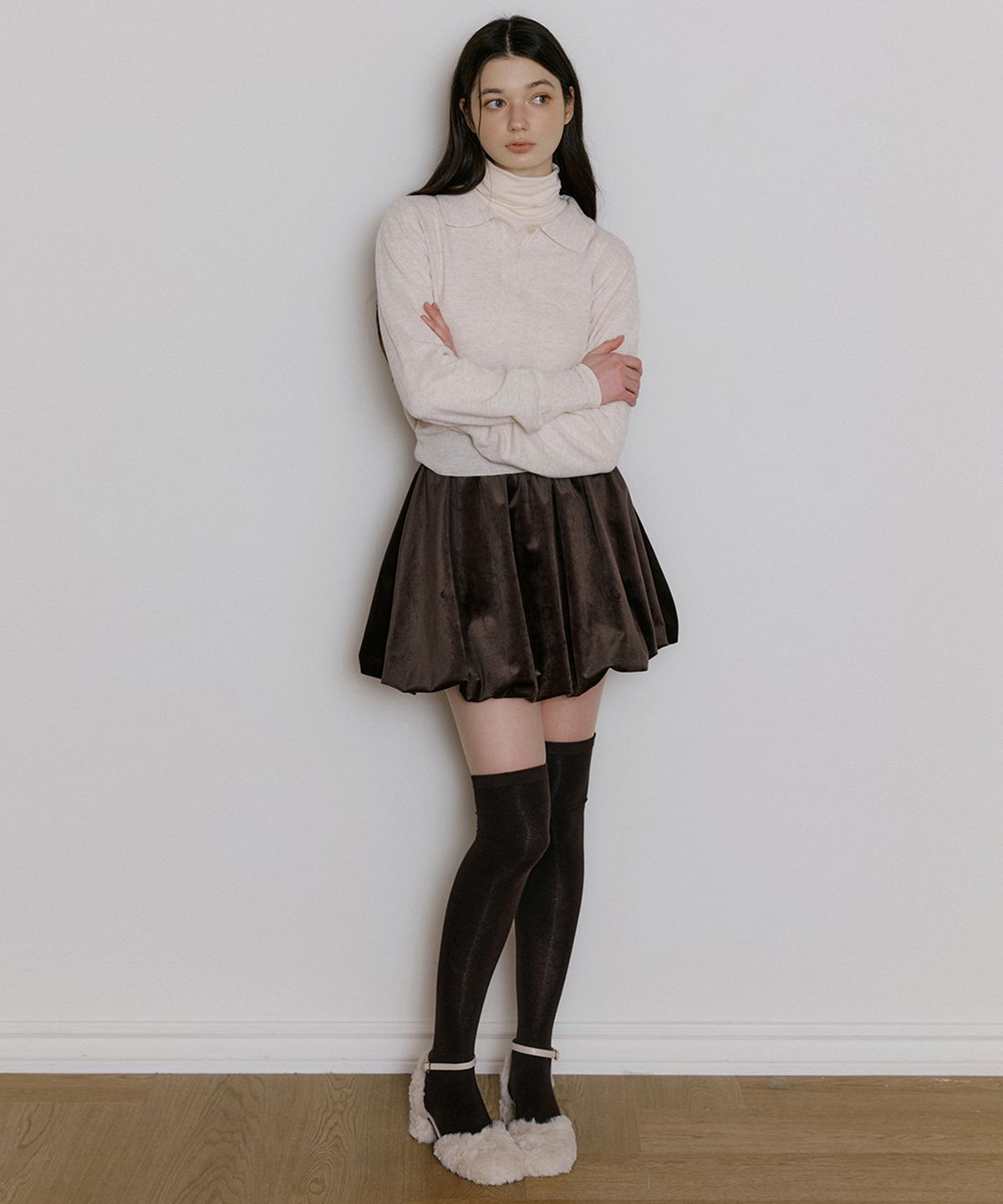 리올그(REORG) WIR VELVET BALLOON MINI SKIRT ASH BROWN