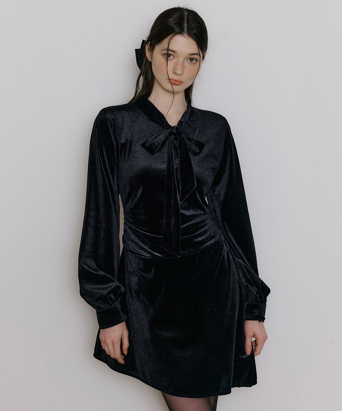 리올그(REORG) WIR DRAPE FLARE RIBBON VELVET MINI OPS BLACK