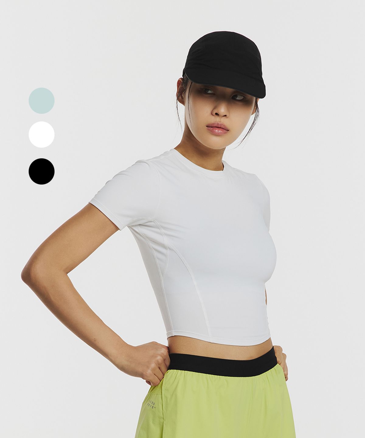 무신사 스탠다드 스포츠(MUSINSA STANDARD SPORTS) 쿨탠다드 드라이액트 슬림핏 크롭 숏슬리브 우먼 (3color)