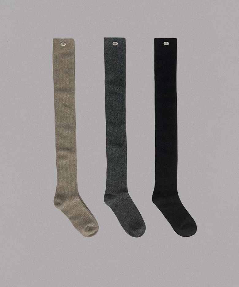 ARYA PLAIN RIBBED KNEE SOCKS - 3 COLOR