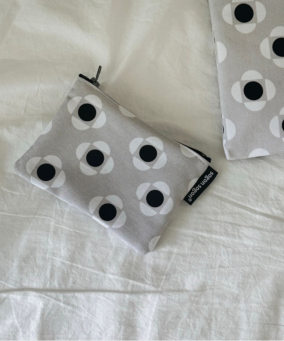 소곤소곤(SOGONSOGON) dot flower pouch s