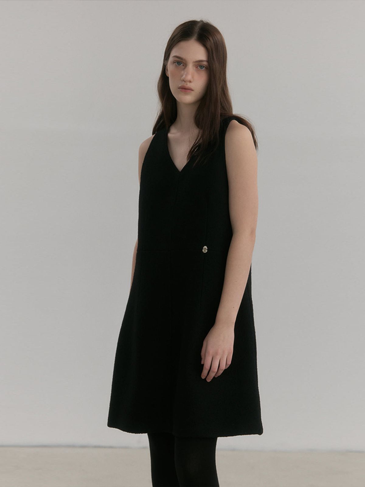 러브어스유(LOVEUSU) Carmel V-Neck Dress (Black)
