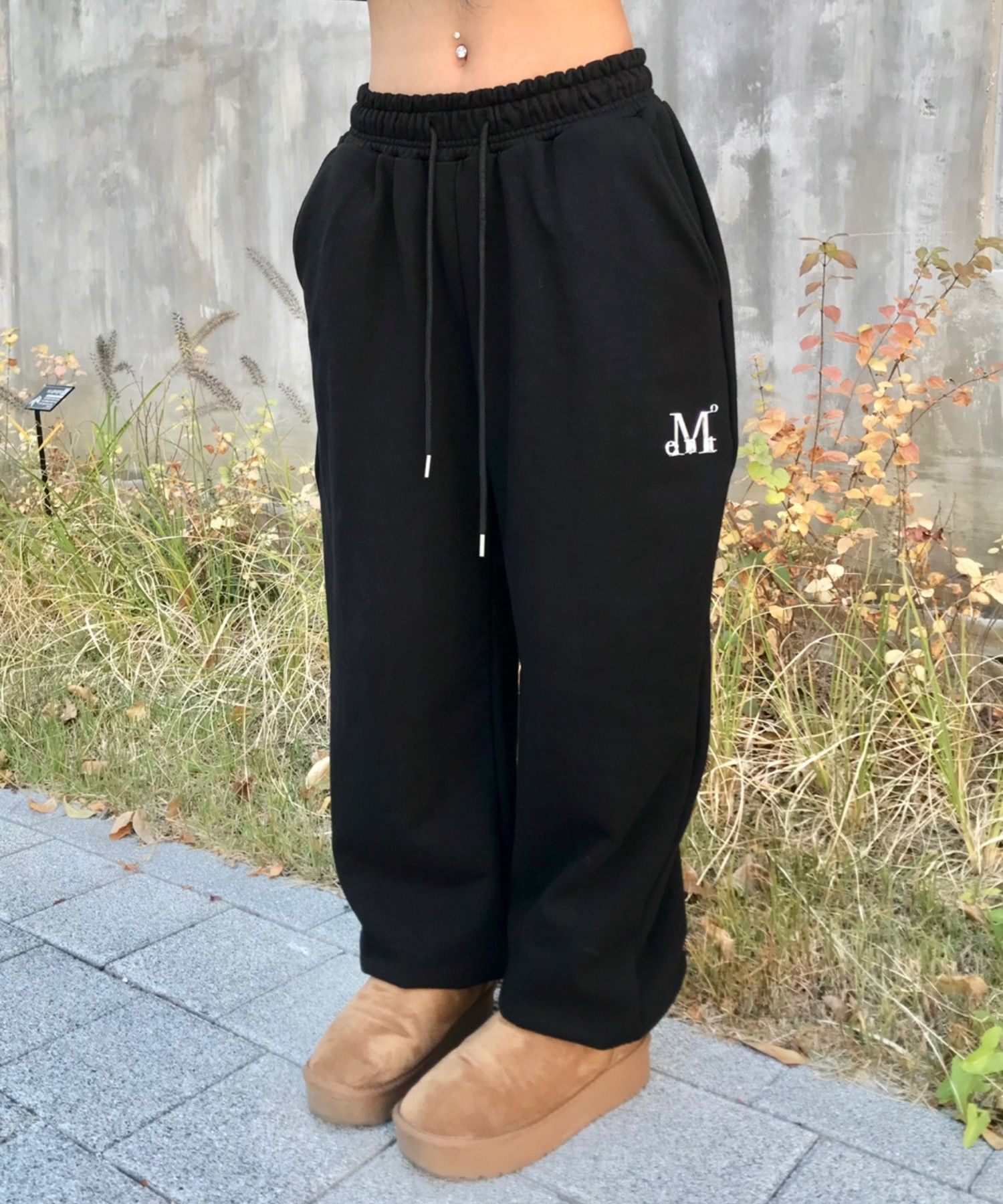 MUSINSA | MUCENT Rash Metal Logo Jogger Sweat Wide Pants (4