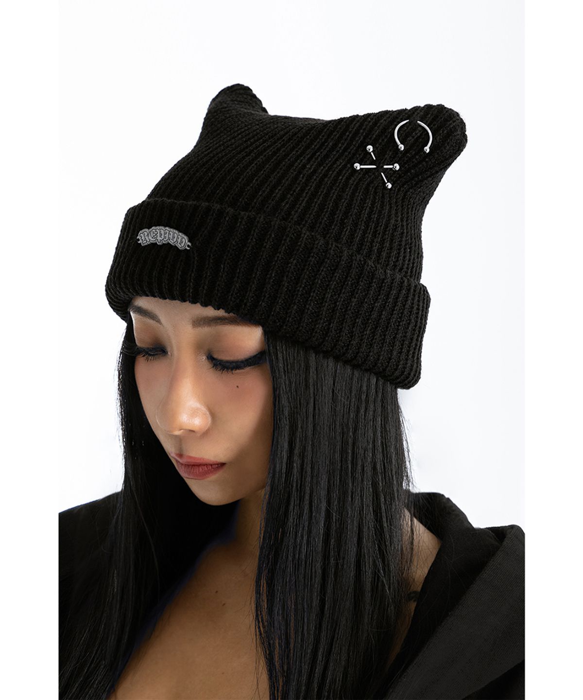 레피브(REPIVV) Devil Piercing Beanie